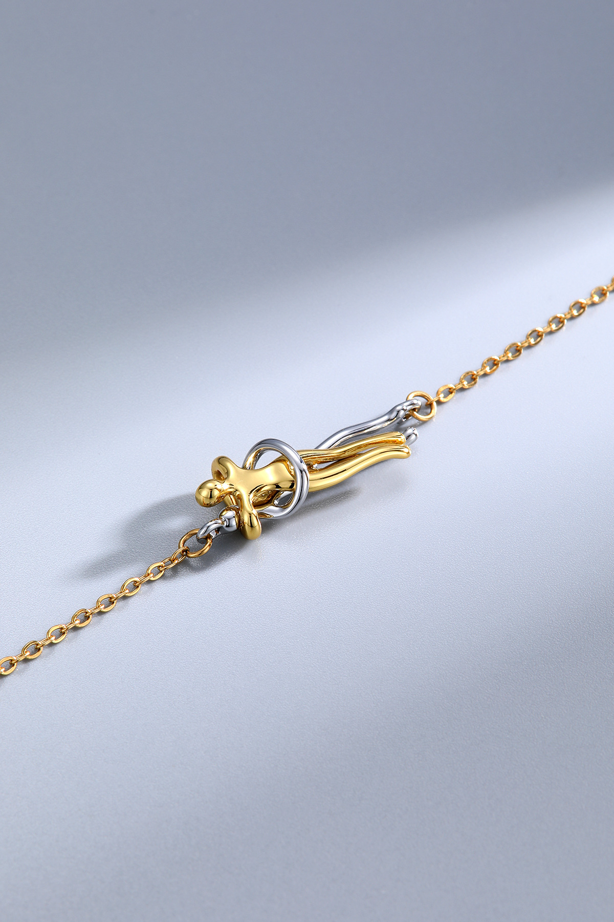 Cross-border best-selling couple embrace necklace, romantic man and woman embrace emotional expression, collarbone pendant necklace jewelry wholesale pic 13