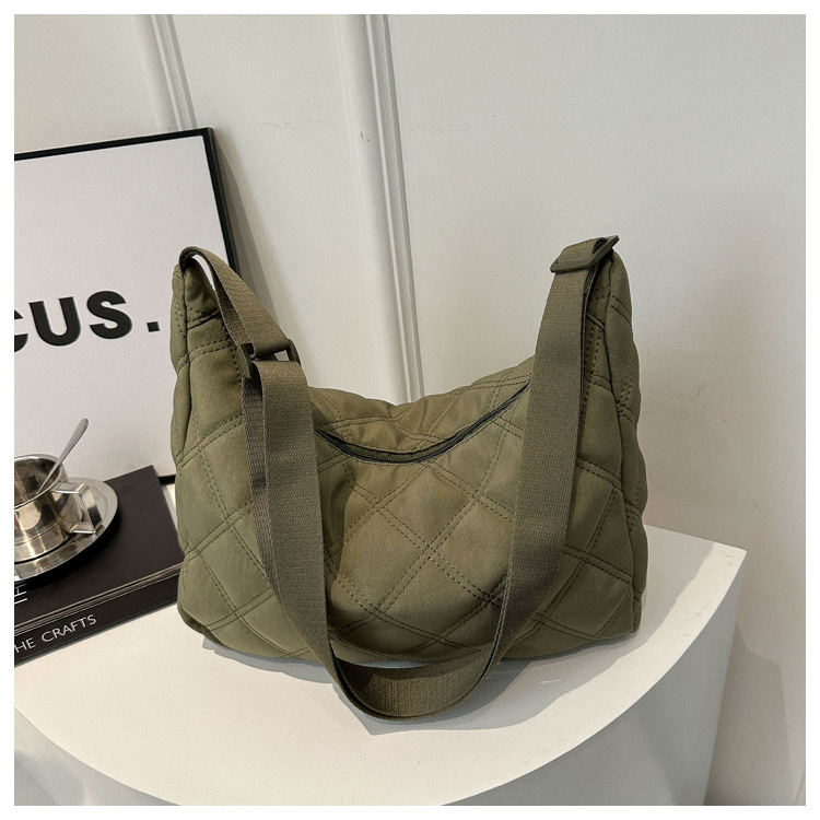 菱格绣线潮小众饺子包女2020新款仙女百搭腋下包时尚纯色单肩小包详情25