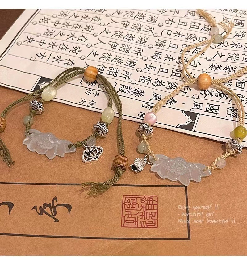 新中式古风编织莲花抽拉手链女2024年新款轻奢小众仿玉髓串珠手饰详情3