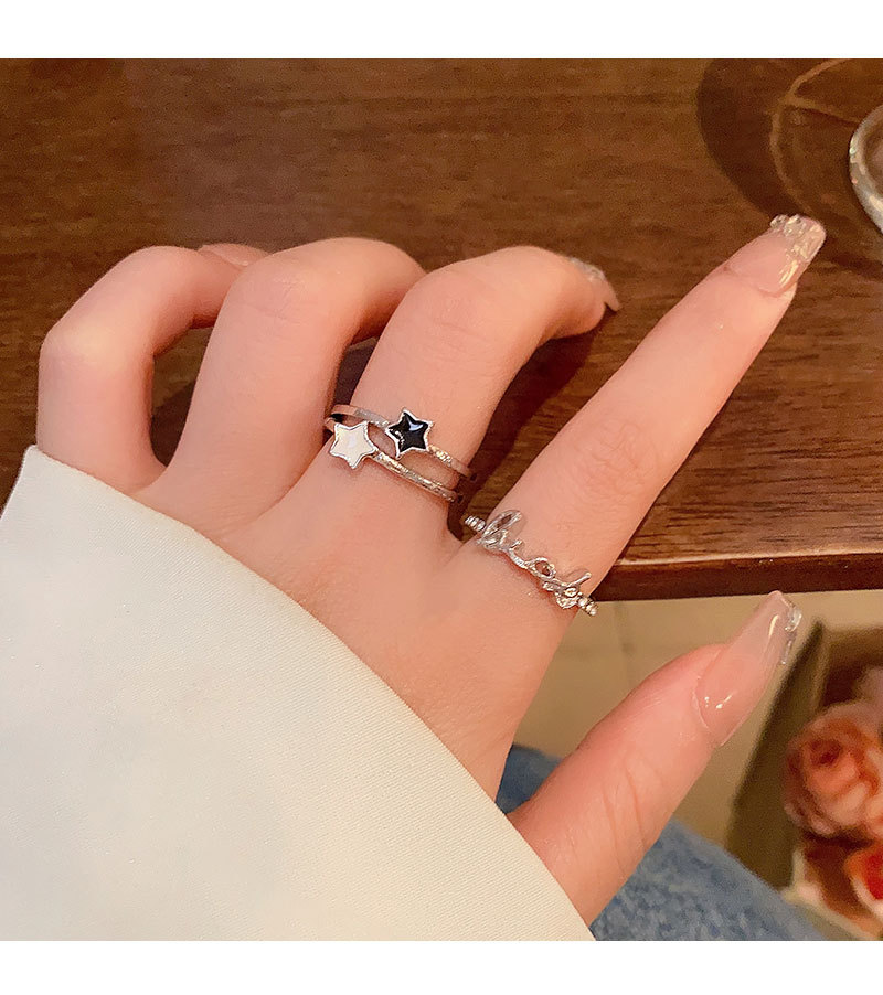 The star lucky letter sparkling diamond ring is a niche design with a cold and elegant style for women. It exudes a sense of sophistication and is a sweet and cool all-rounder accessory pic 18