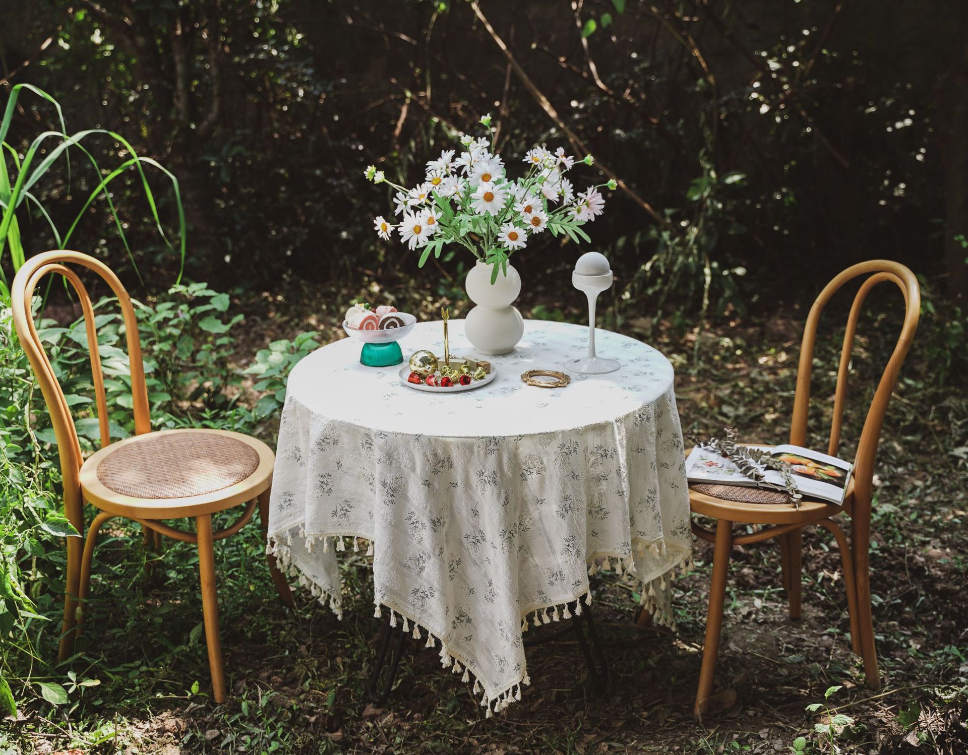 Fresh and clean cross-border tablecloth ins lilac flower fragments garden cotton and linen tablecloth fabric American decoration Amazon picnic cloth pic 17