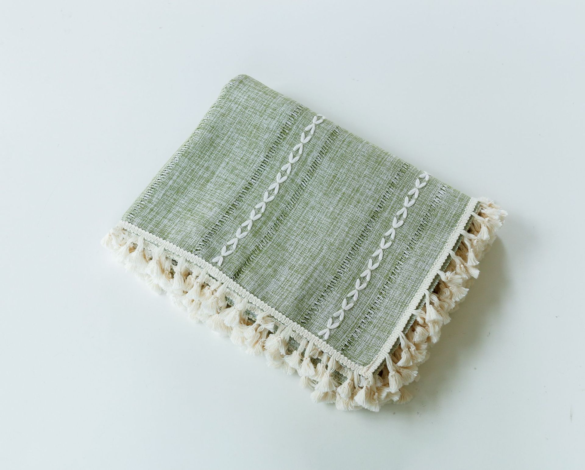 Cross-border retro country tablecloth, green hollowed-out decoration, cotton and linen tablecloth, embroidered decoration, party restaurant picnic mat pic 42