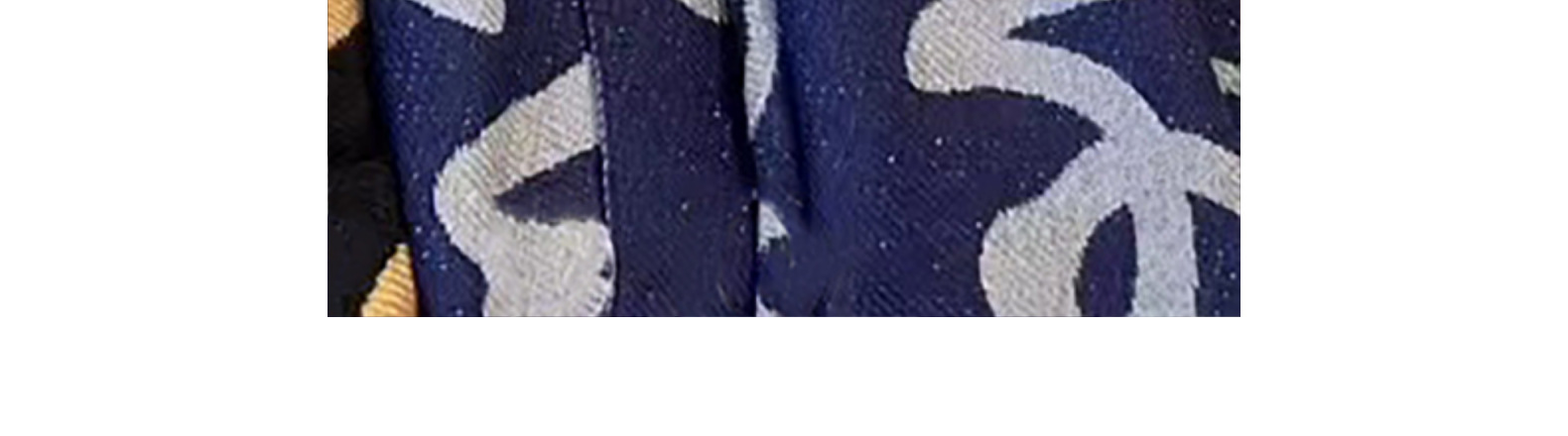 新款大牌涂鸦logo字母金丝款仿羊绒围巾女Lw冬季披肩保暖时尚详情9