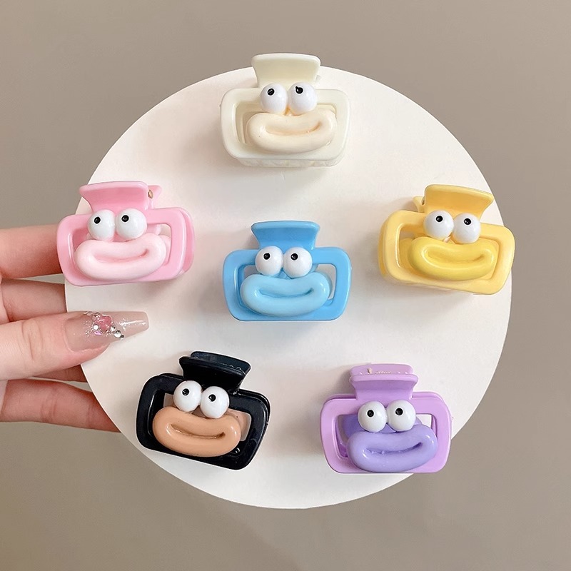 Cute and fluffy large strawberry bear clip cartoon hair clip, new autumn and winter sweet and girlish shark clip headwear pic 19