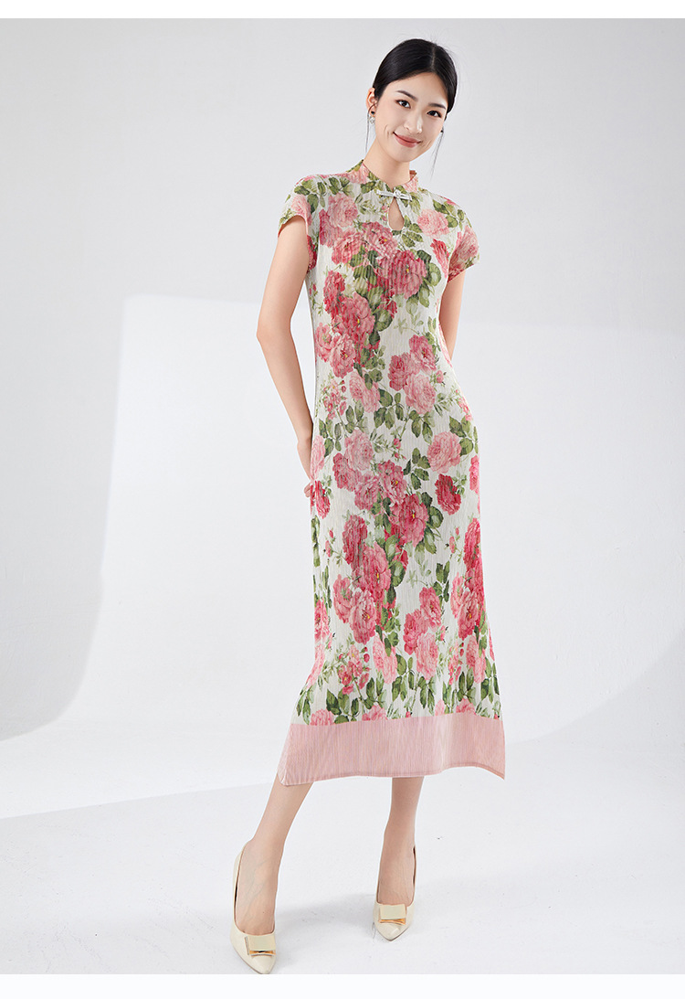 A new Chinese-style, retro, slit, mid-length, elegant and stylish dress for summer women with a modified version of the national trend pic 33