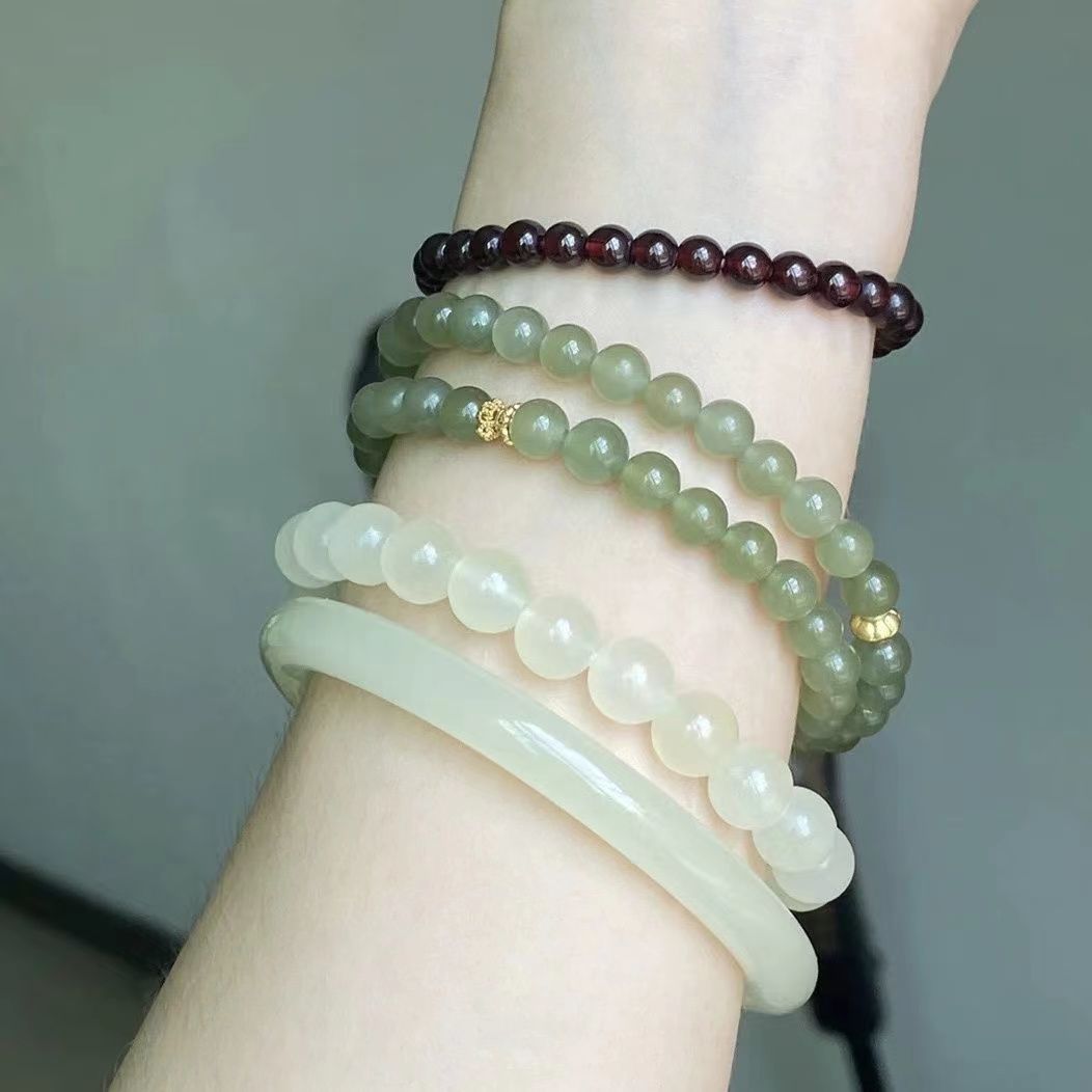 A light and white jade bracelet for women, with an elegant and gentle ancient style and a clear water color as a gift pic 6