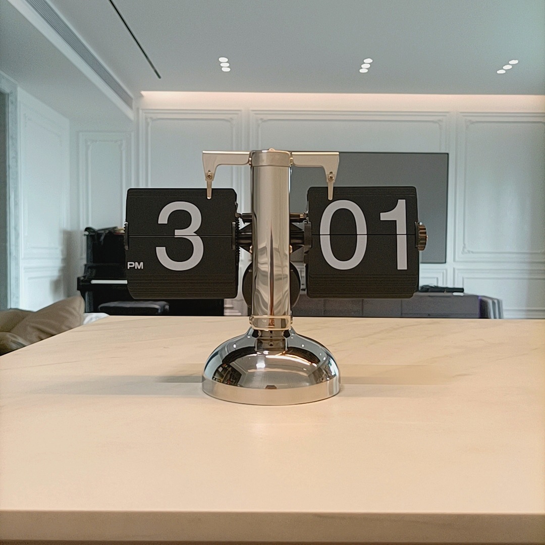 Factory direct sales of European-style automatic page-turning clocks, retro and simple home living room table clocks, small balances, mechanical page-turning clocks pic 18