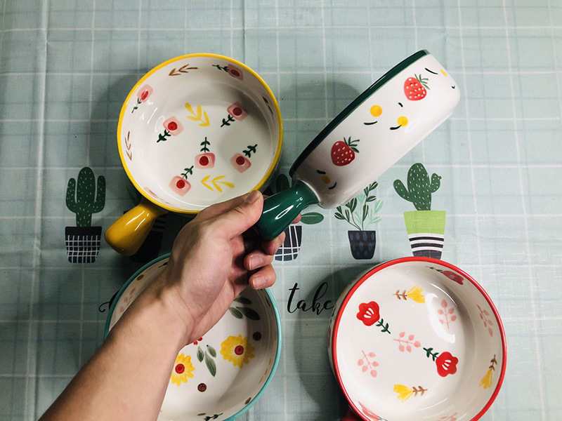 Home hand-painted hand-handled ceramic baking bowls pic 4