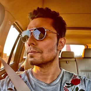 欧美个性小框墨镜女高级感跨境批发时尚宽镜腿太阳镜男款防紫外线详情5