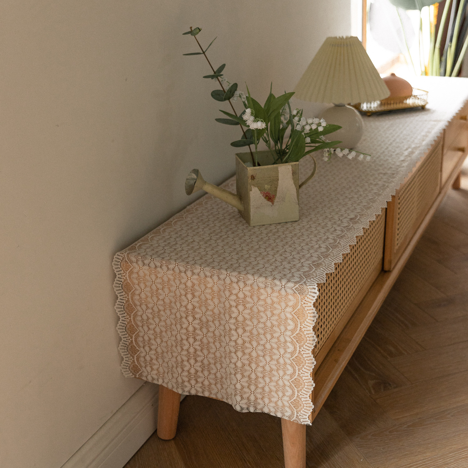 Lace table flag, American retro tablecloth, TV cabinet cover, home Chinese trend decoration bed flag, dressing table scarf, cross-border manufacturer pic 23