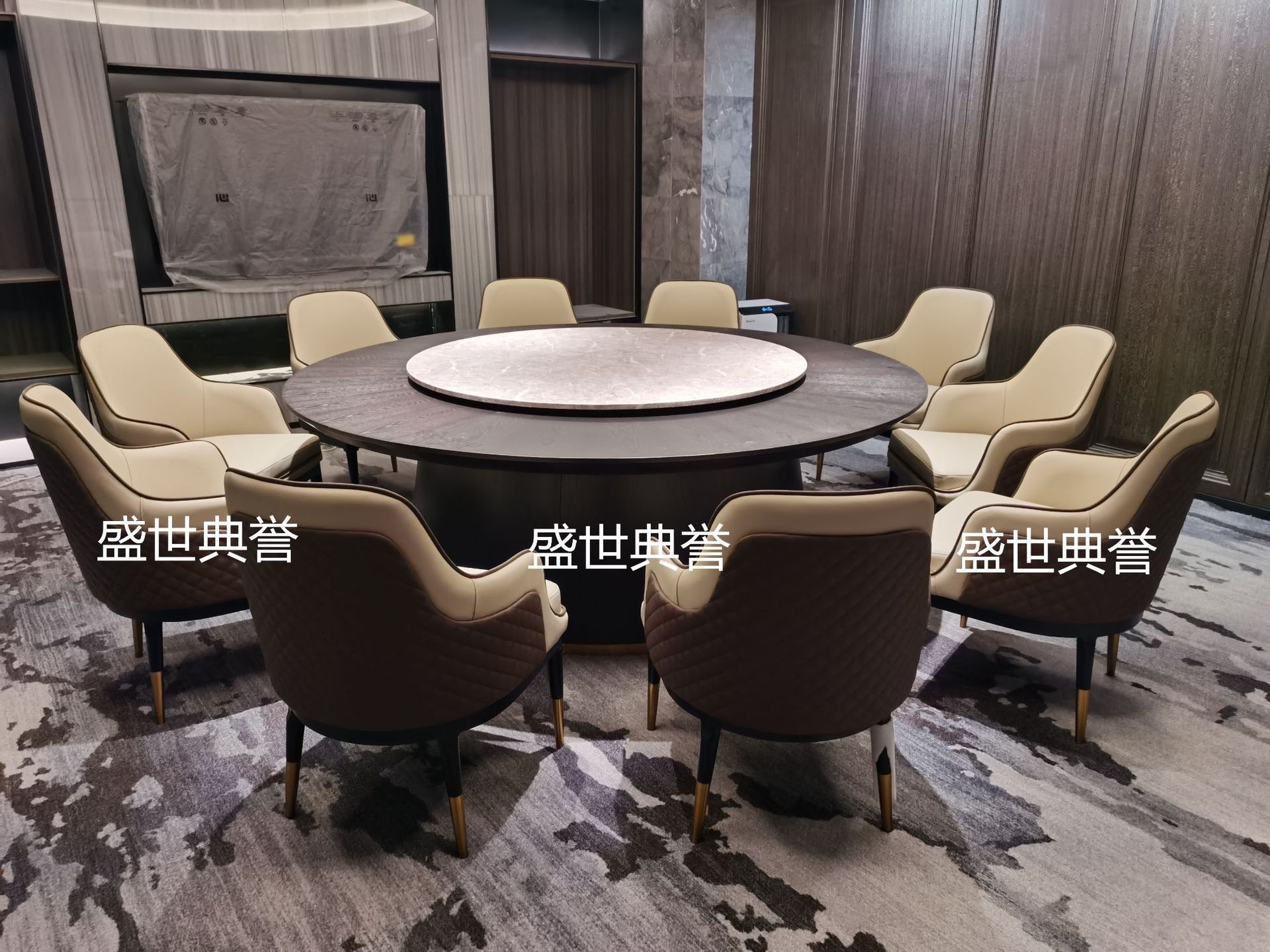 Solid wood dining tables and chairs for five-star hotels in Anshan, solid wood Bentley chairs for seafood hotels, modern light luxury dining chairs and armchairs pic 10