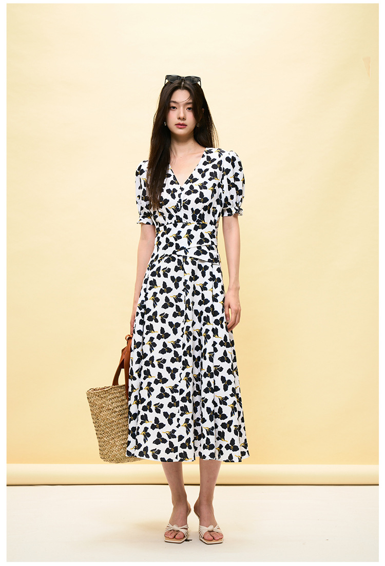 【 Shengdu 】 Summer New French-style printed V-neck, waist-cinching and slimming, puffed sleeves, large skirt hem floral print dress pic 14