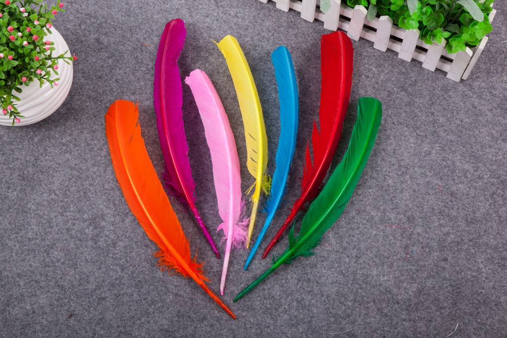 Factory wholesale DIY colorful Turkey feathers, Indian Anren heads with Turkey nest feathers, Japanese feather arrows in stock pic 23