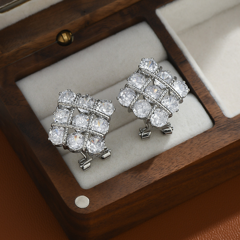 2024年新款镶锆石气质耳钉女S925银针高级感几何方糖耳饰精致耳环详情7