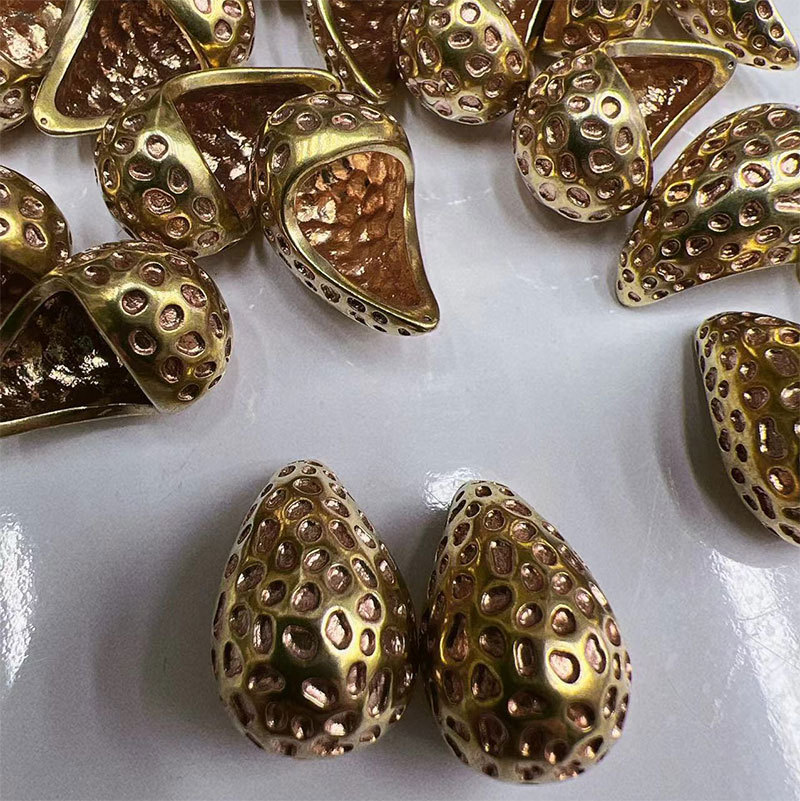 Teardrop-shaped trendy stud earrings for women, imitating shell teardrop-shaped ins, simple and versatile, light luxury and high-end earrings accessories pic 2