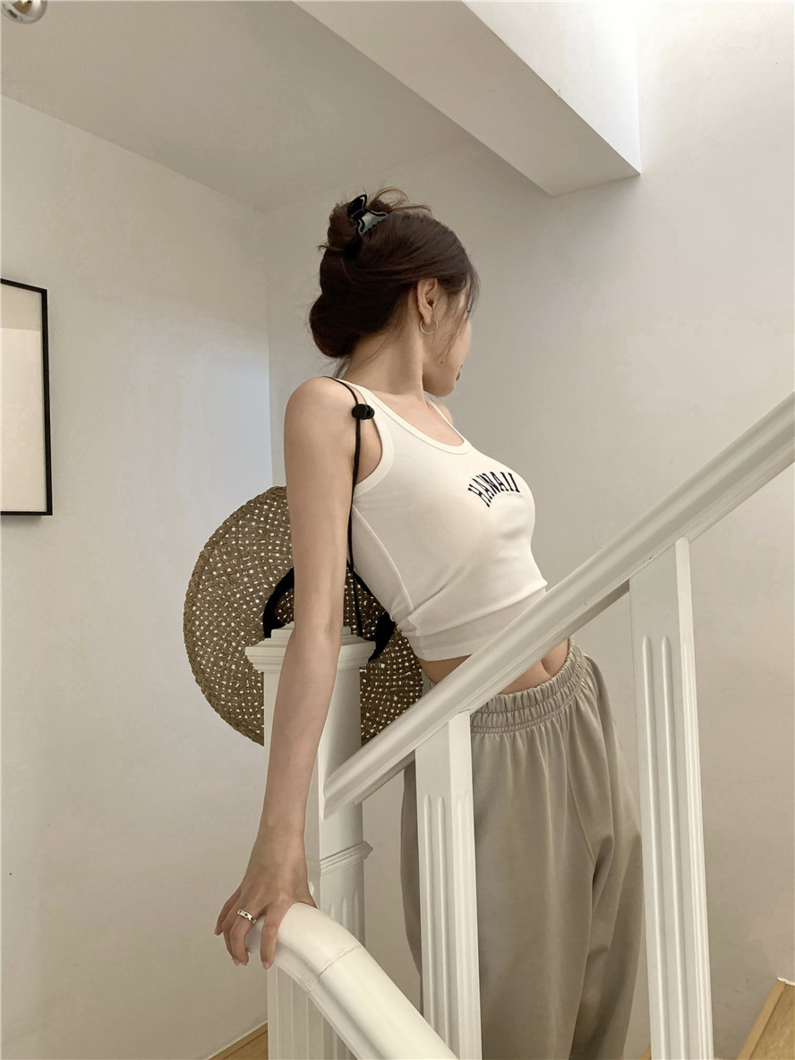 网红同款字母工字背心女舒适透气自带胸垫甜辣风修身显瘦短款上衣详情4