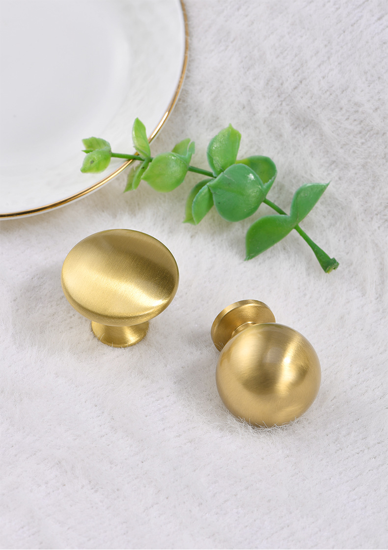 轻奢法式衣柜门黄铜拉手 现代简约橱柜门把手抽屉圆球形纯铜拉手详情11