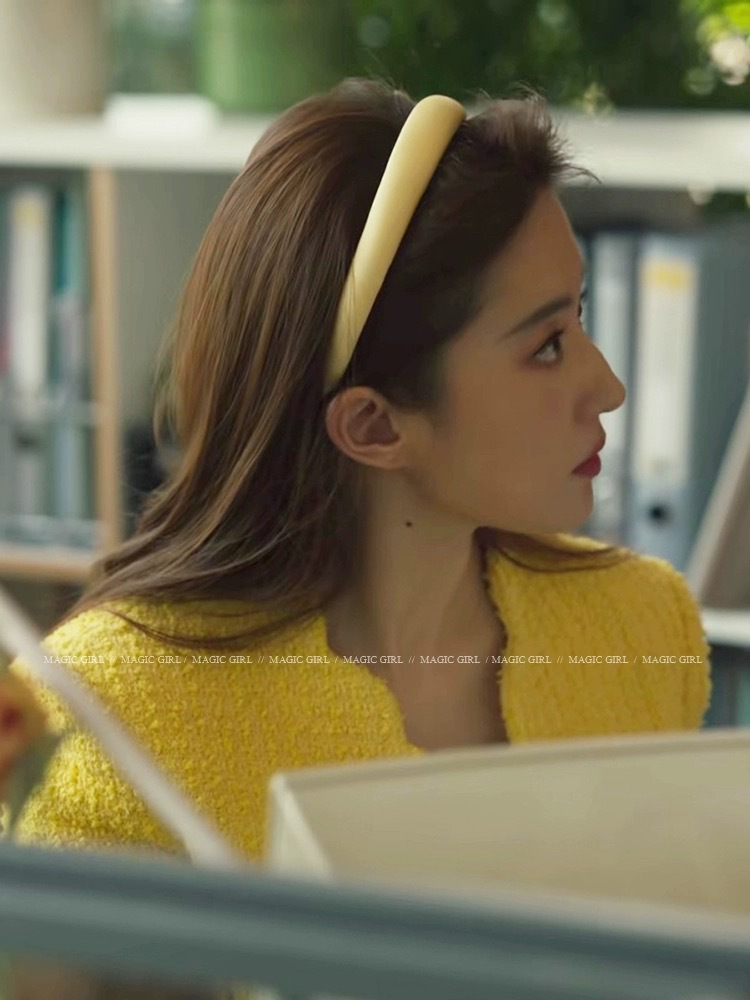 The Story of the Rose, the same sponge hair band as Liu Yifei and the fairy sister, the same style as Huang Yimei, which makes her look fair and elegant with a high top of her head pic 3