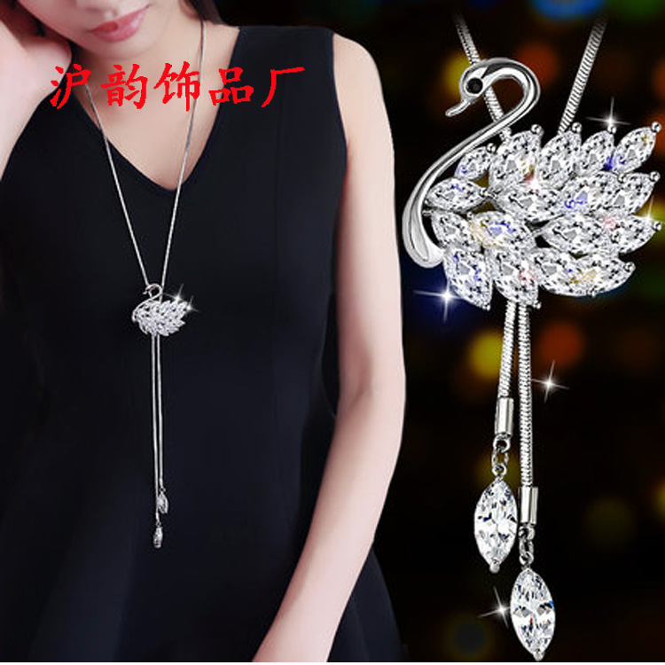 Korean-style fashionable and versatile sweater chain long necklace, with a unique and elegant style and a high-end feel. Blue crystal flower tassel decoration pic 3