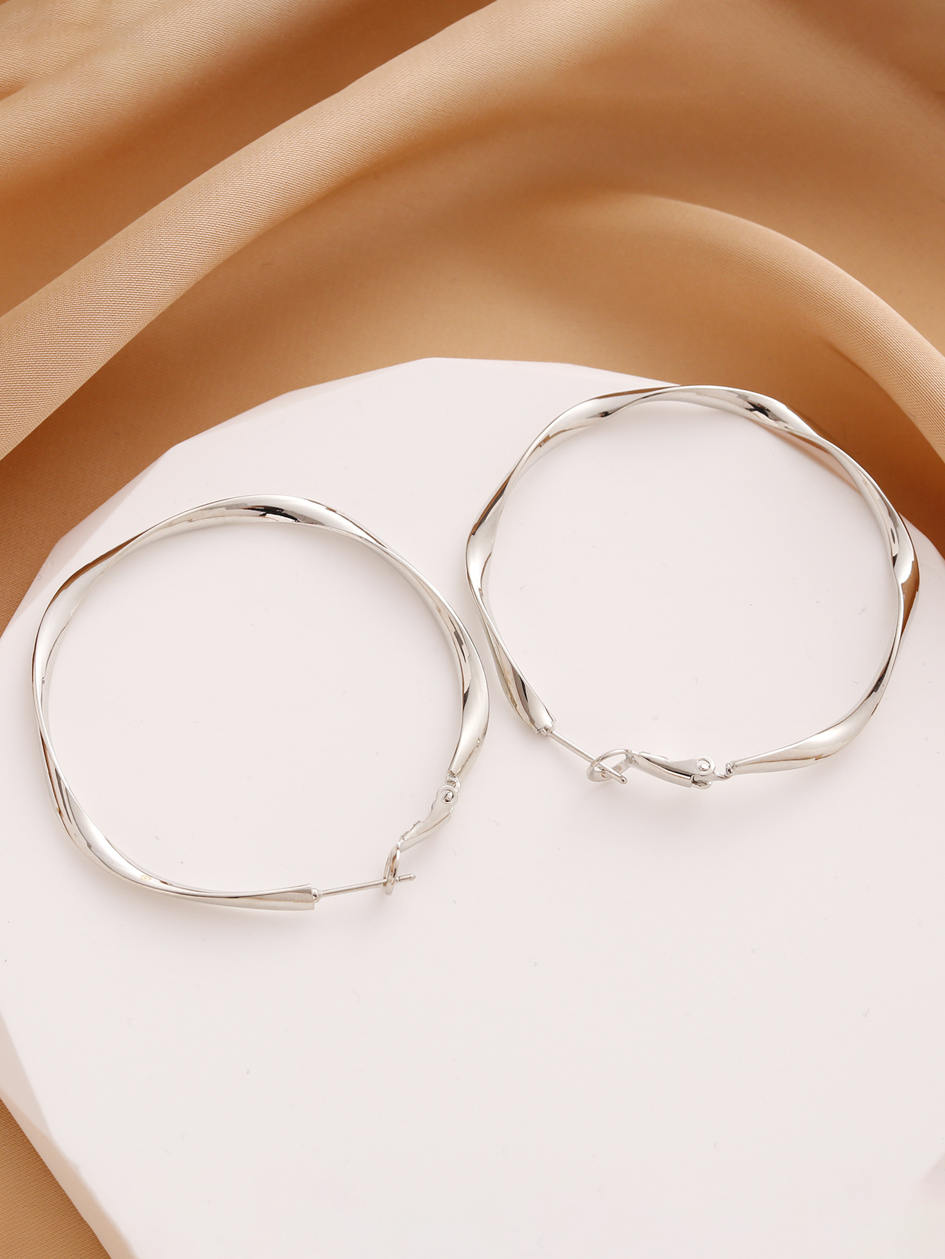 New style of personalized, simple and irregular geometric ring stainless steel earrings for women. Exaggerated circle earrings pic 3