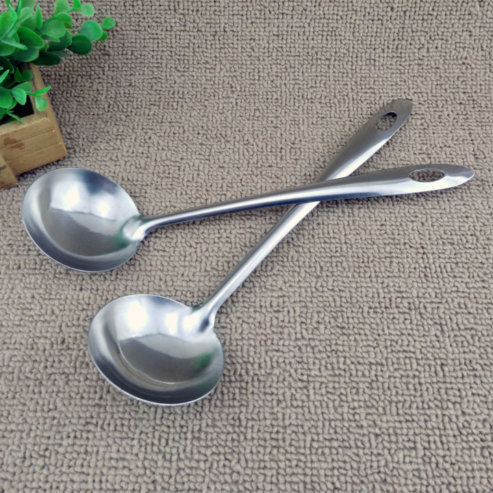 D1922 premium stainless steel thickened soup spoons, hot pot spoons, hotel kitchen tableware, 2-yuan store supply in Yiwu pic 4