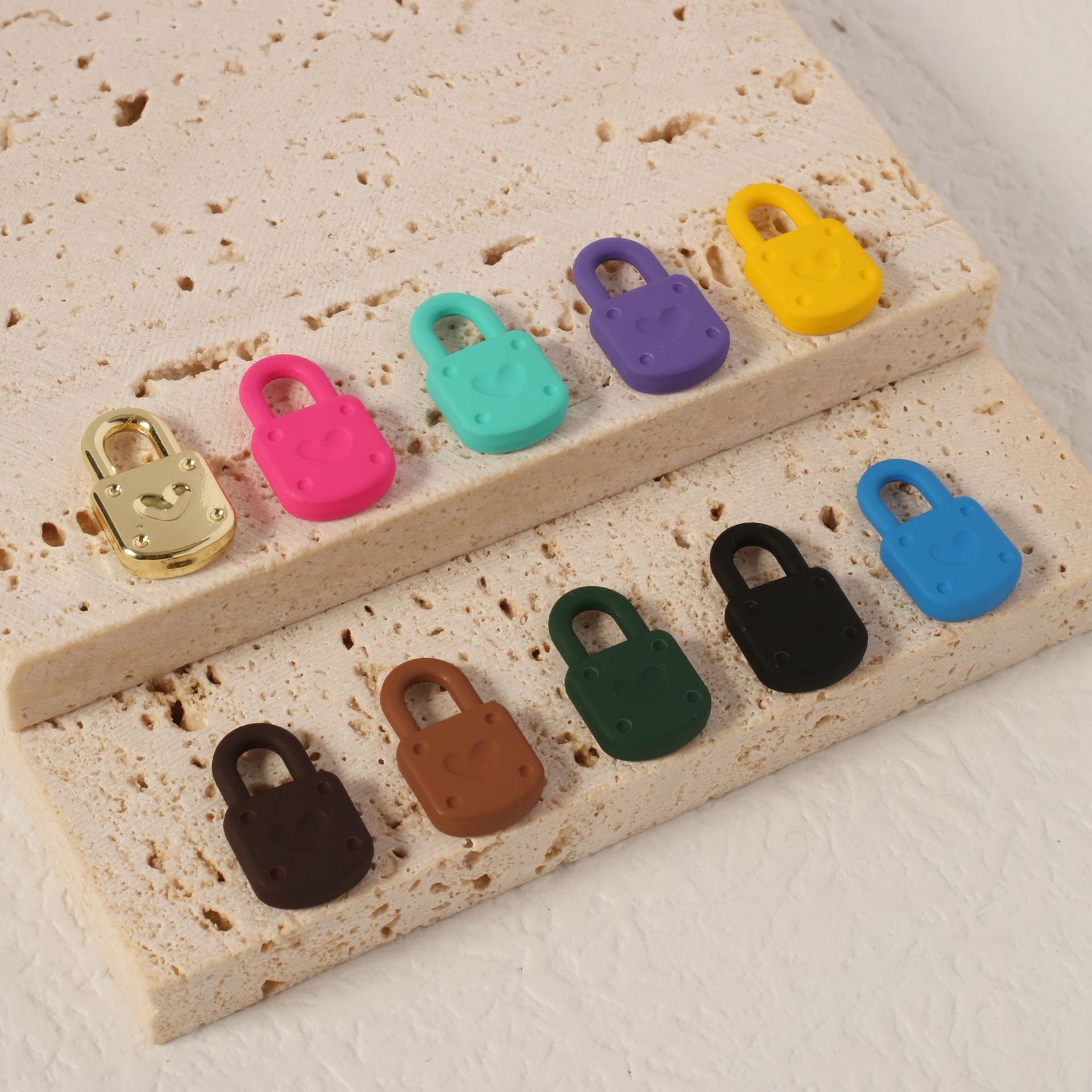 European and American cross-border love accessories, creative small locks, DIY jewelry accessories, mobile phones, bags, keys, pendants wholesale pic 2