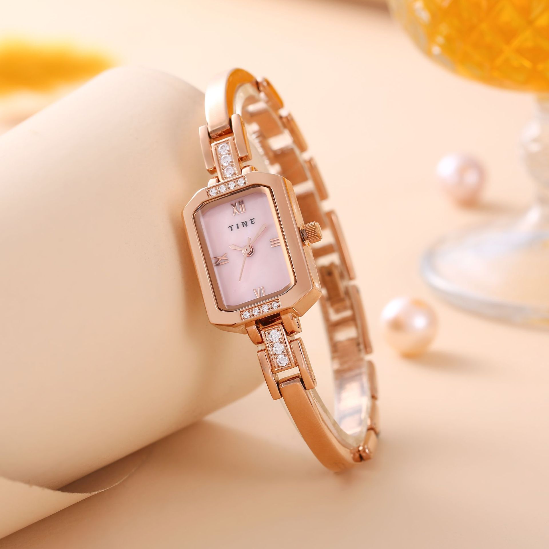 High-end quartz watches for women, cross-border wholesale, waterproof, fashionable and niche square bracelet watches for women pic 12