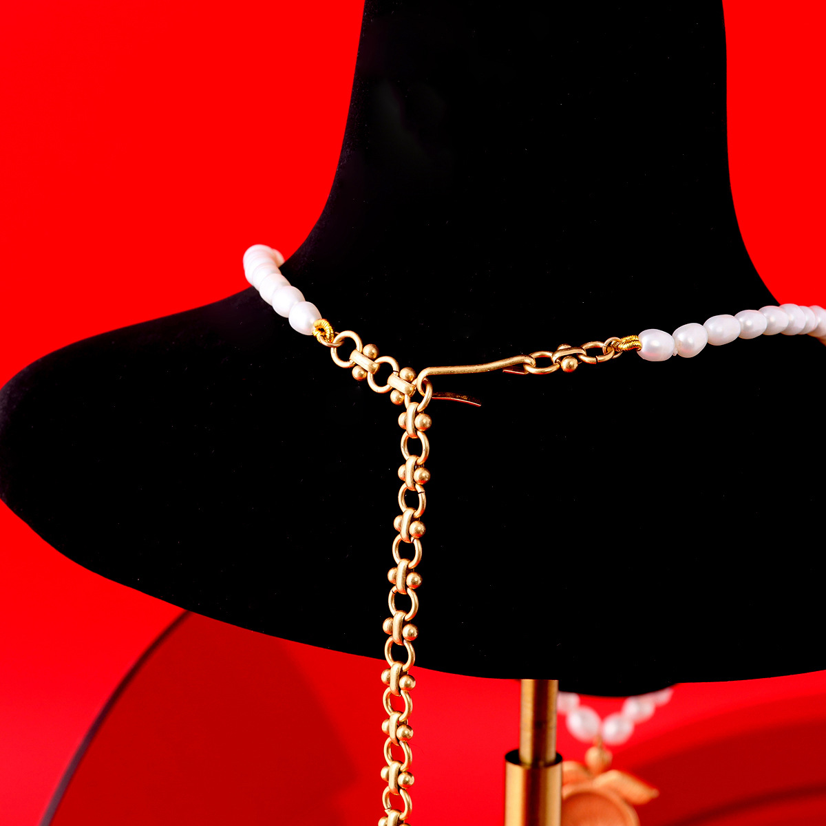 轻奢中古vintage复古款西洋锆石珐琅吊坠项链女款青岛工厂批发详情4