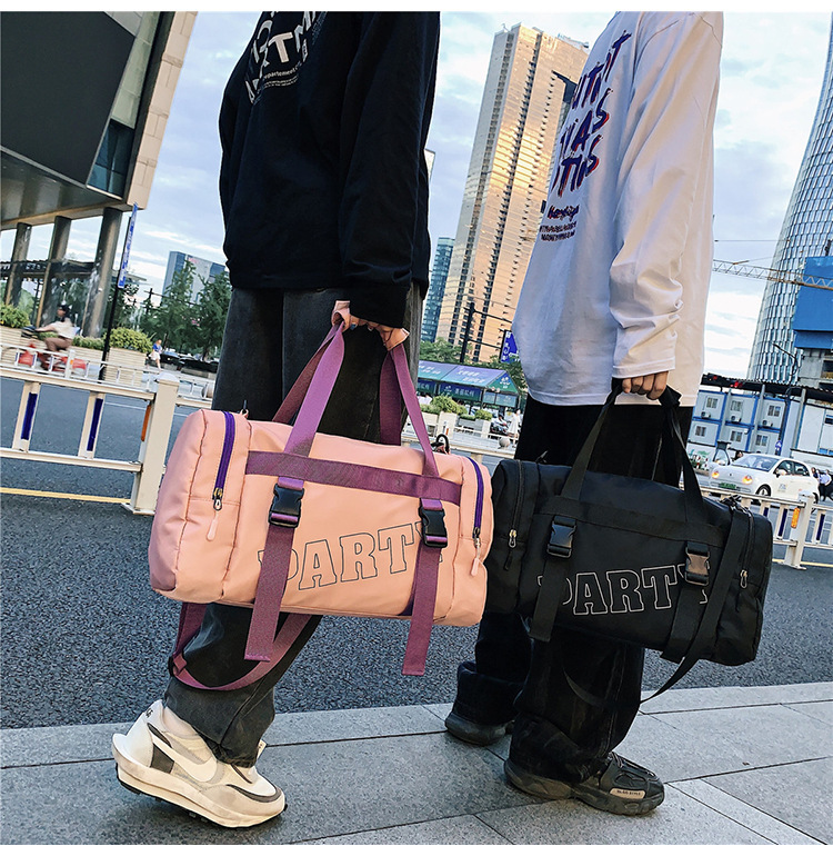 手提短途旅行包女潮牌时尚休闲斜挎包干湿分离运动大容量健身包男详情10