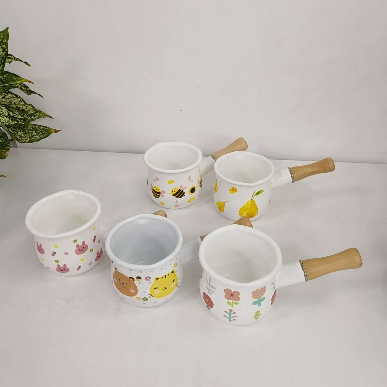 Thickened enamel milk cup, cute INS style, fresh and adorable. Enamel single-handle milk pot, wooden handle, Japanese and Korean enamel kitchenware batch pic 1