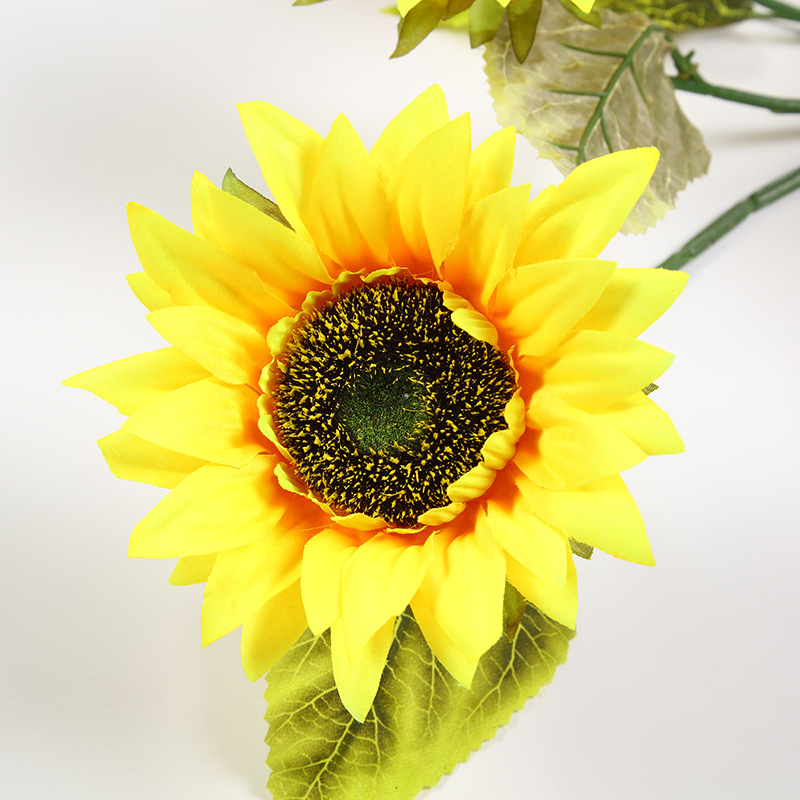 Artificial flowers, single sunflowers, wedding decorations, artificial flowers, European-style home decoration, flower arrangement, sunflowers, exhibition landscaping pic 2