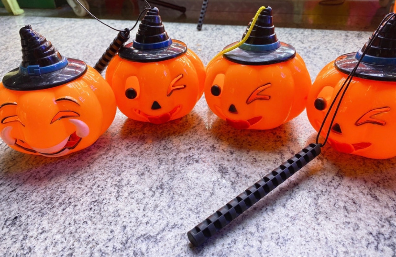 万圣节手提南瓜灯黑色帽子趣味表情节日灯光自带音乐儿童玩具详情1