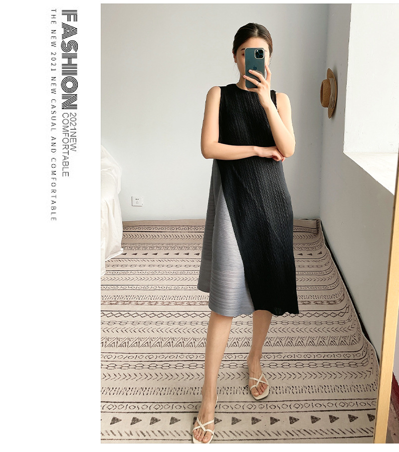 A mid-length sleeveless pleated dress for women, a new summer style by Miyake. This irregularly pieced A-line base dress is stylish pic 42