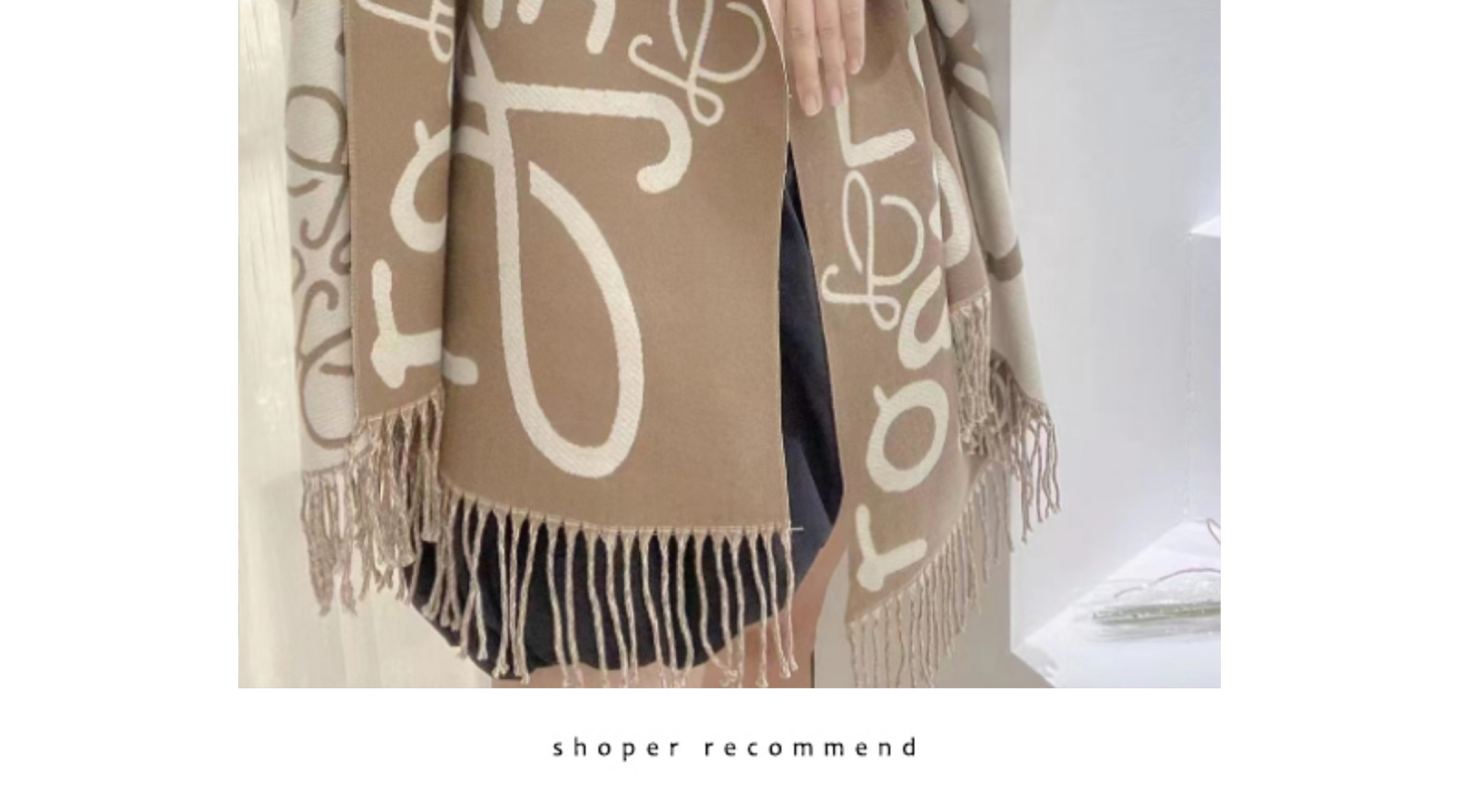 新款大牌涂鸦logo字母金丝款仿羊绒围巾女Lw冬季披肩保暖时尚详情20
