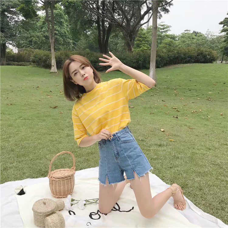 New Korean-style loose student high-waisted chic pants, hot pants with frayed edges and slit denim shorts for women pic 4