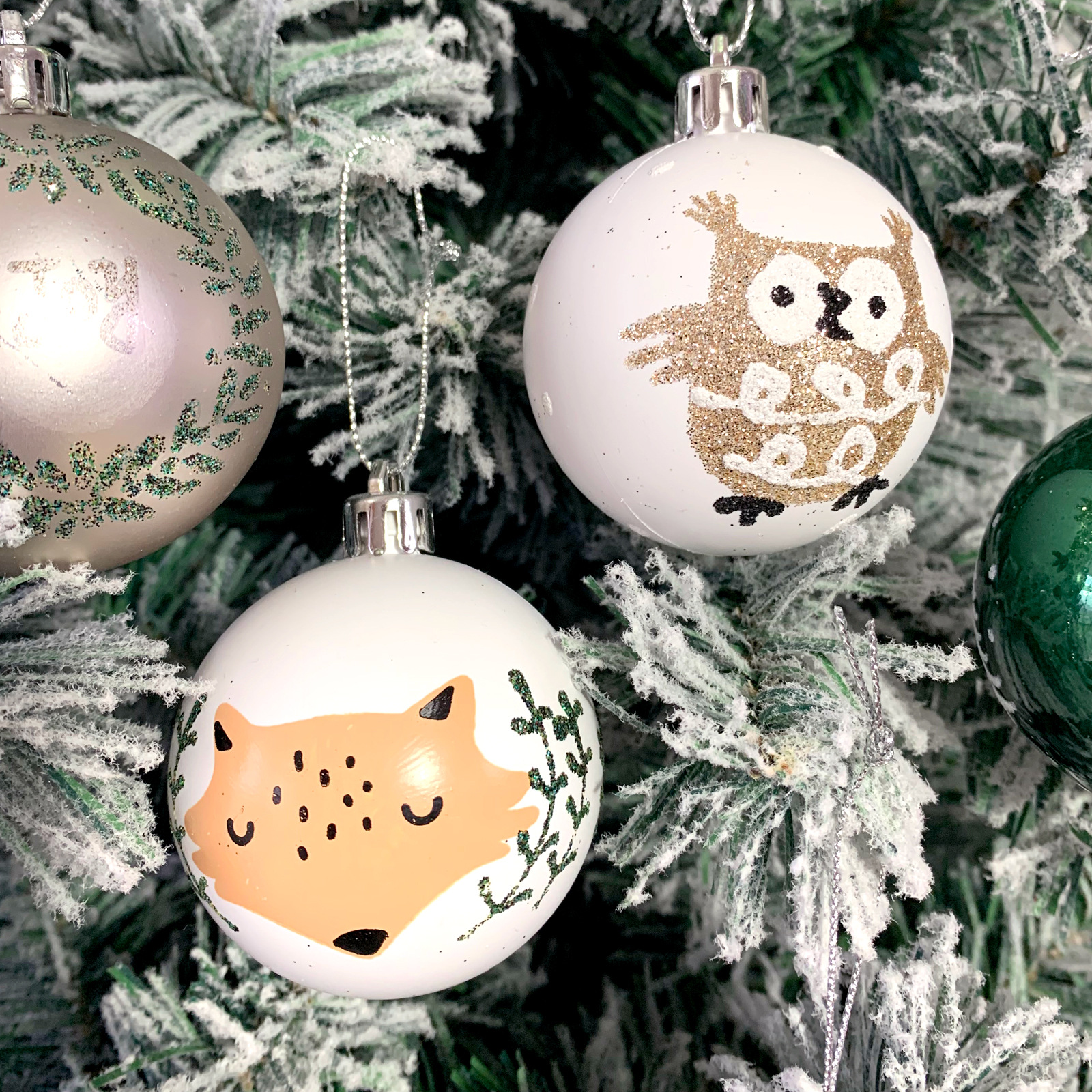 Temu/SHEIN Christmas decorations: Electroplated deer plastic balls, painted Christmas ball sets, Christmas tree pendants pic 34