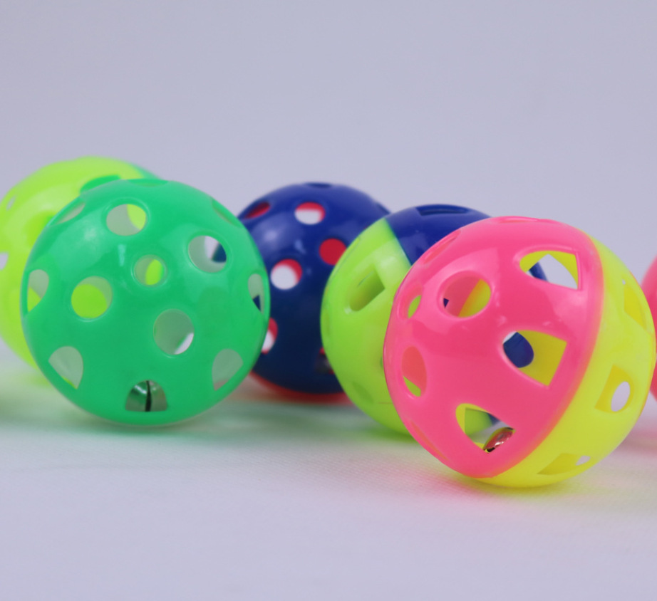 5-centimeter hollowed-out plastic multi-color bell. Cats love plastic toy manufacturer price pic 1