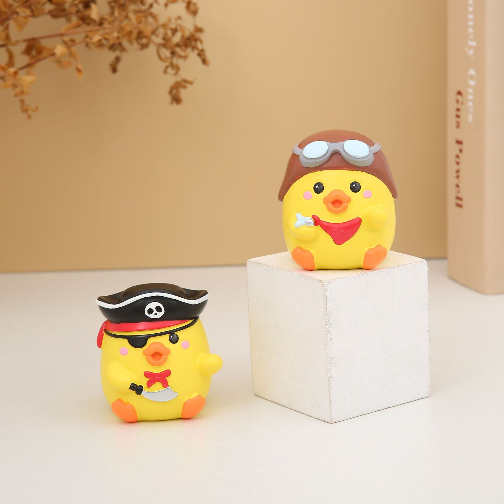 Cute cartoon car ornaments, creative duck resin handicrafts, office desk decorations, cake baking accessories pic 4