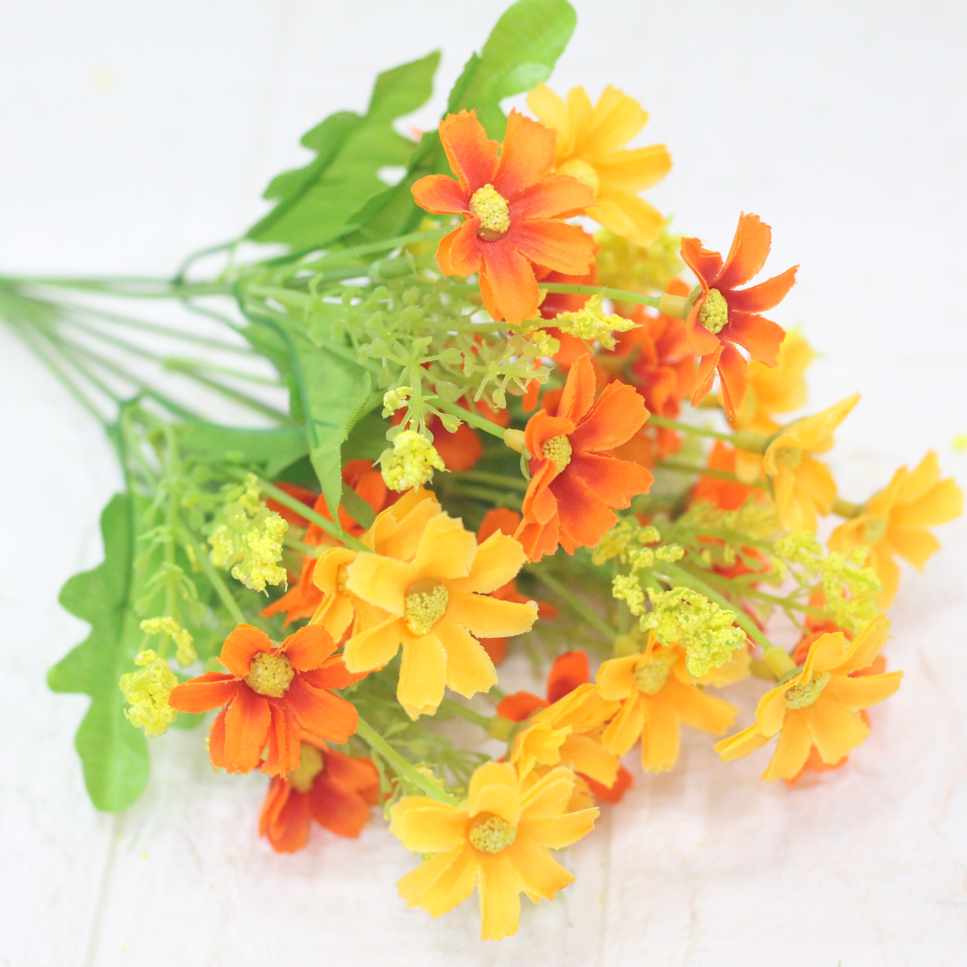 Factory wholesale of garden flowers, artificial flowers, fake flowers, 28-head jumping orchid chrysanthemums, small daisies, wedding project flowers pic 10