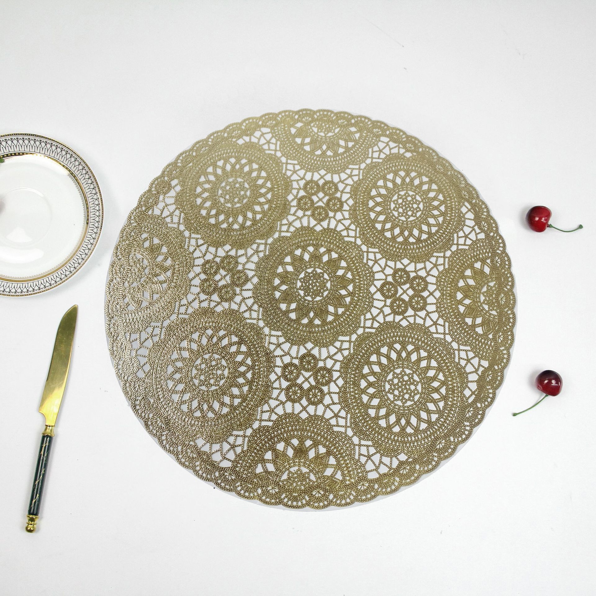 Womei European-style light luxury lace hollowed-out laminated hard sheet placemats, French retro gold-embossed waterproof, oil-proof, anti-slip, heat-resistant, wear-resistant and heat-insulating table MATS pic 5