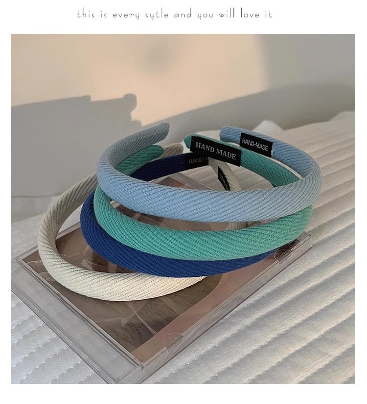 Klein blue hair band is a versatile summer accessory for women going out. It features a high-end, trendy hair band and a French retro hair tie headband pic 5