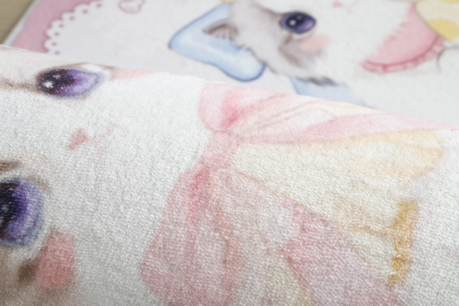 Soft bedside blanket for cute pets in home bedroom, cute bay window mat for young girls, oval thickened pet carpet pic 5
