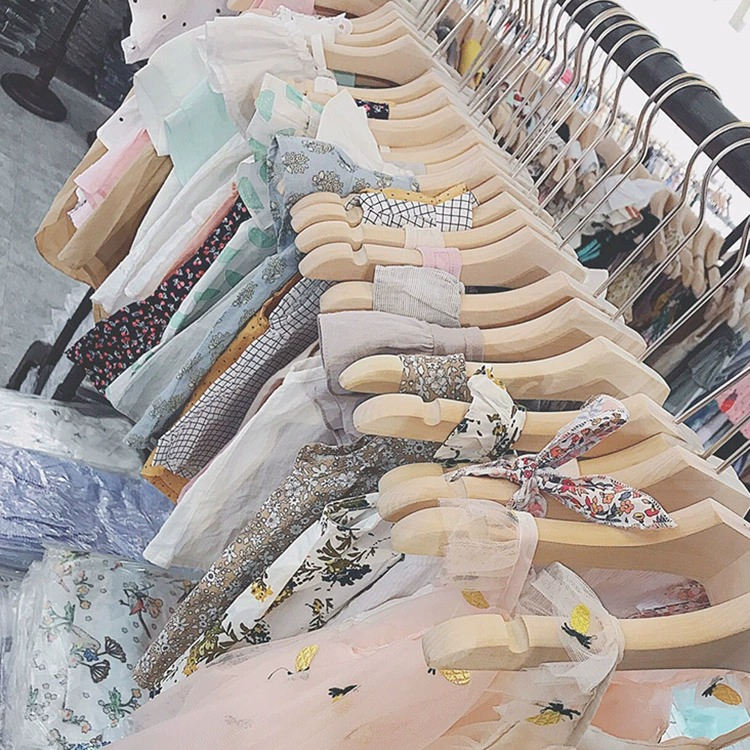 服装店实木儿童衣架无痕挂钩家用加粗成人裤架防滑晾衣架衣挂批发详情13