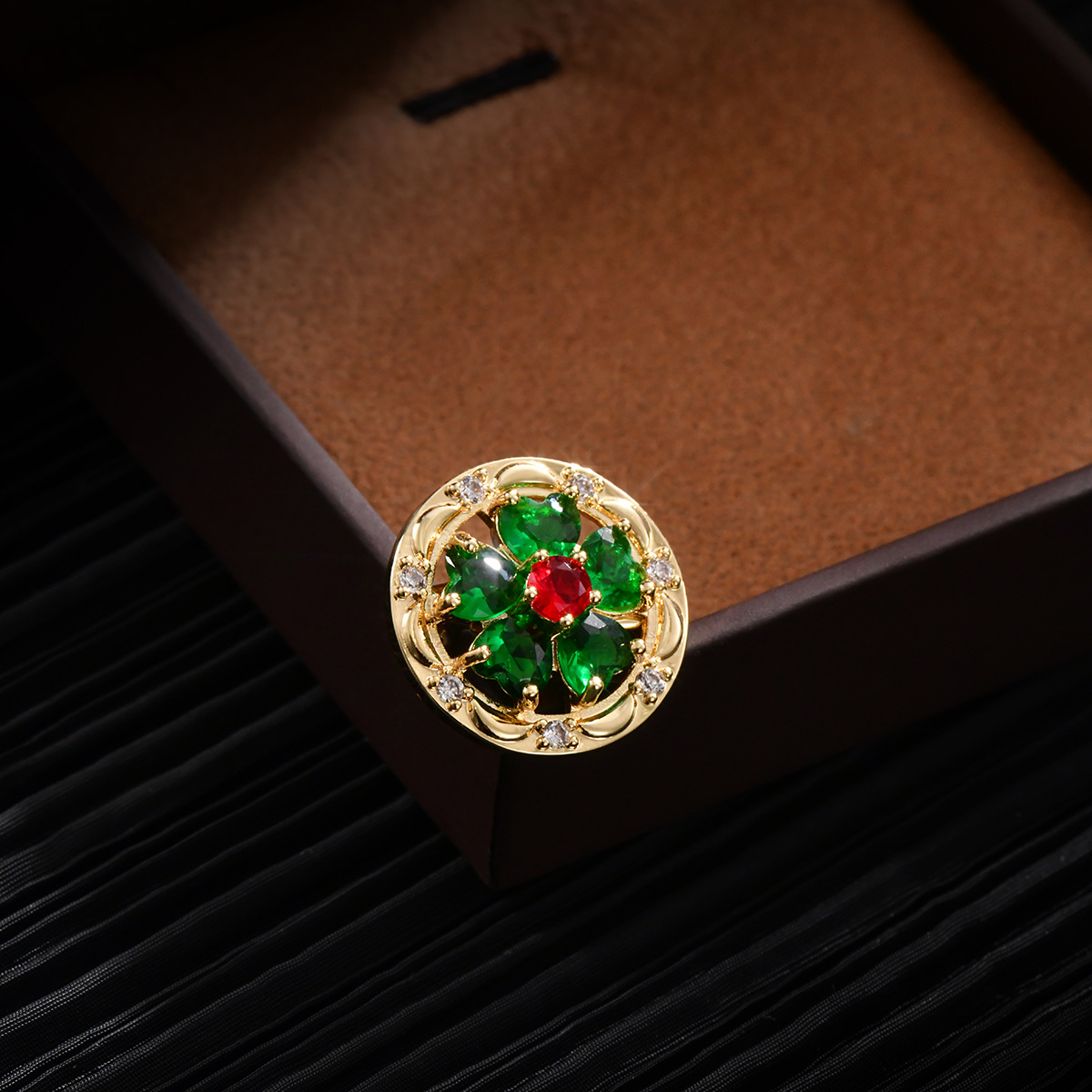 胸针太阳花圆形蝴蝶小胸针优雅气质韩版时尚领针收腰装饰防走光扣详情10