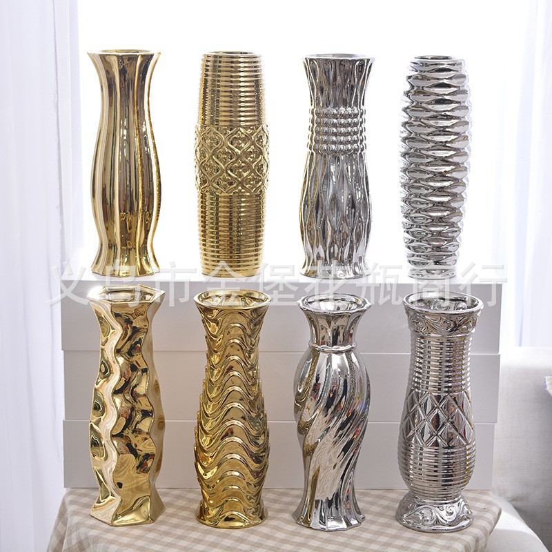 Creative, personalized and fashionable ceramic car model for cigars, portable household ashtray, special golden castle vase for cigars pic 7