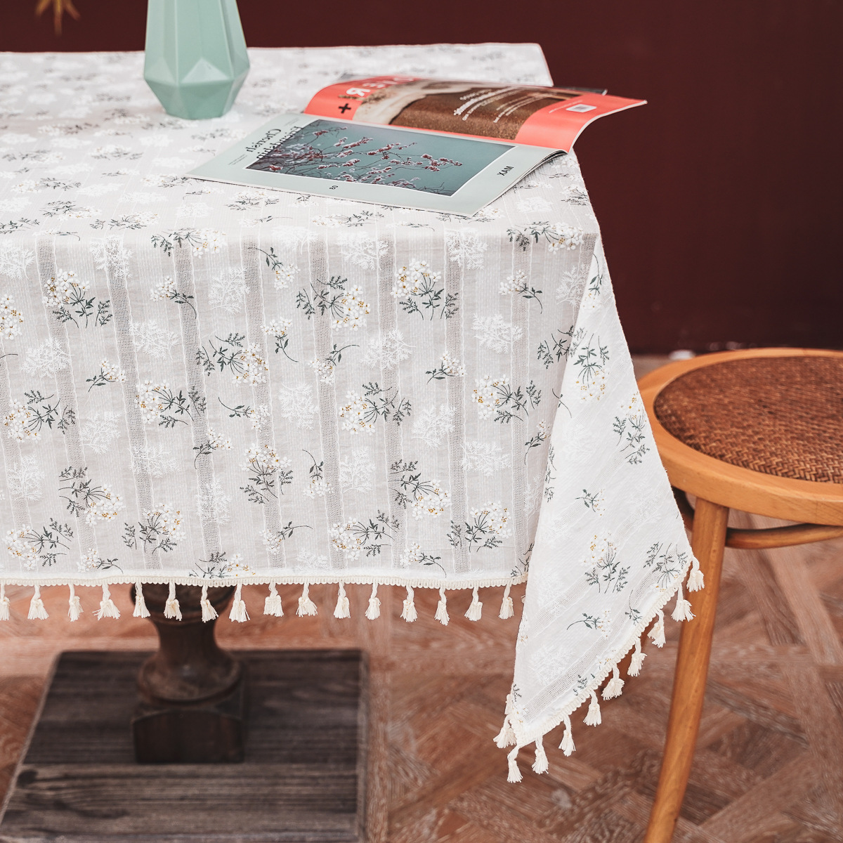 Fresh and clean cross-border tablecloth ins lilac flower fragments garden cotton and linen tablecloth fabric American decoration Amazon picnic cloth pic 14