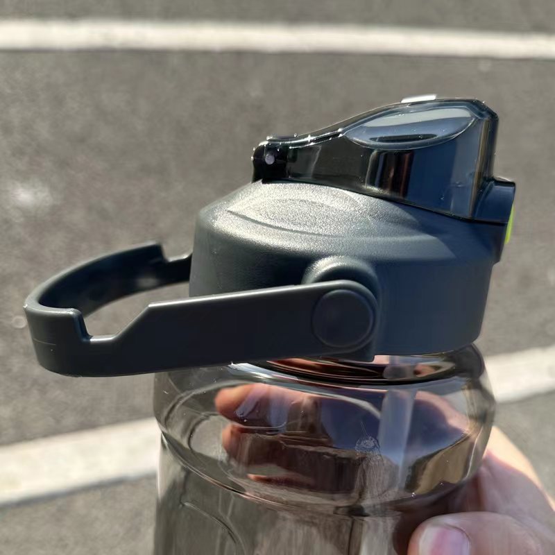 运动水杯大容量塑料耐高温2L健身运动批发杯子吸管耐摔便携水壶8519详情3