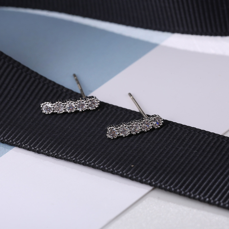 Корейская версия fashion s925 s925 с серебряными капающими цветами, однорядный ряд гвоздей для женщин с короткими оптовыми ушками pic 5