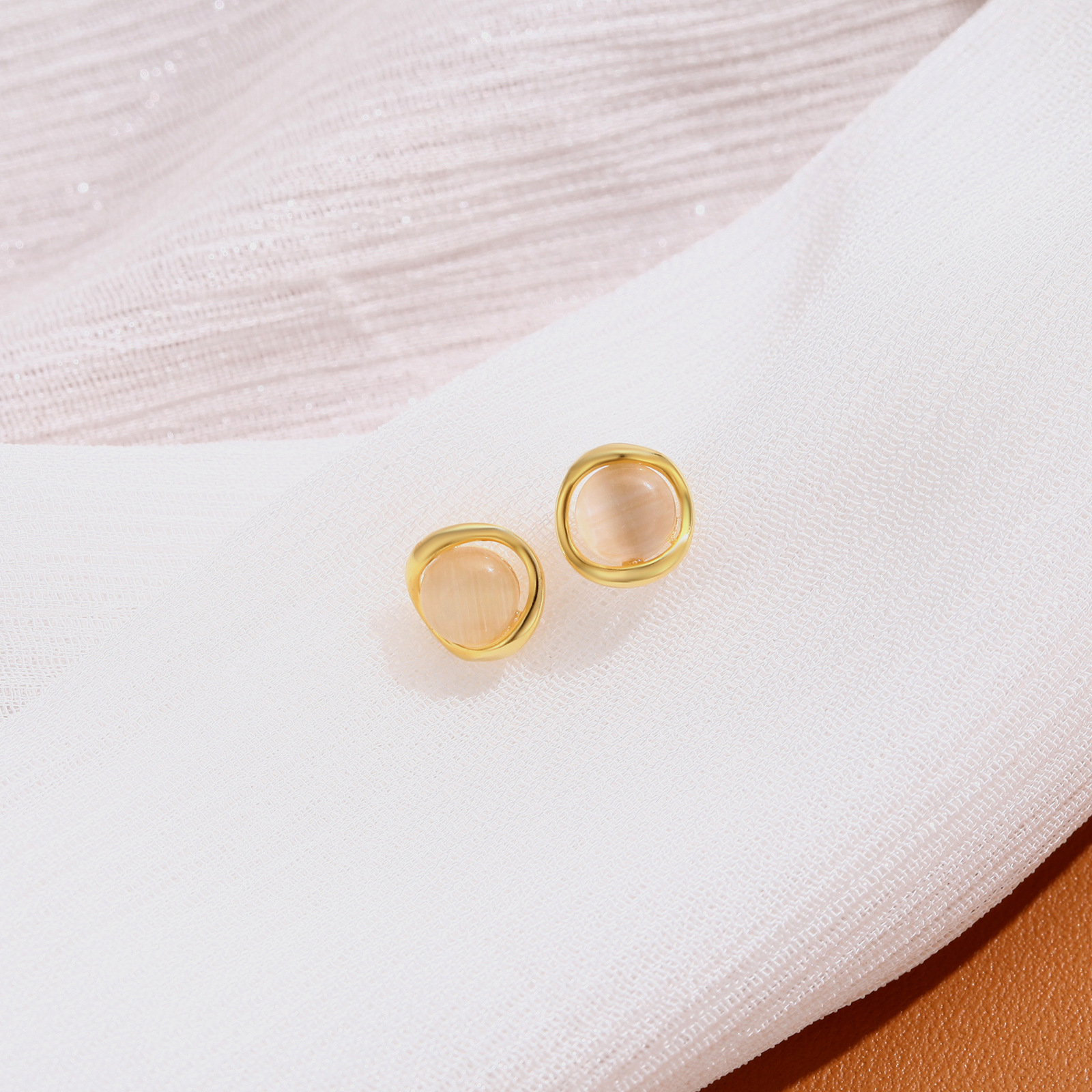 s999纯银足银猫眼石耳钉女韩版轻奢气质轻奢感新款养耳洞耳饰品详情12