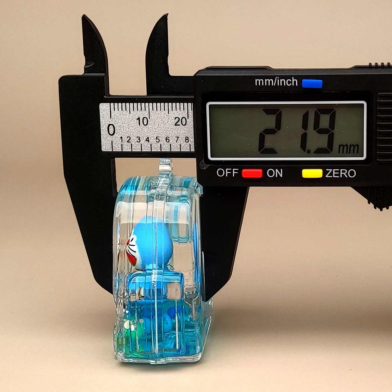 创意亚克力入油流沙瓶蓝色卡通钥匙扣香水汽车配饰桌面摆件饰品详情14